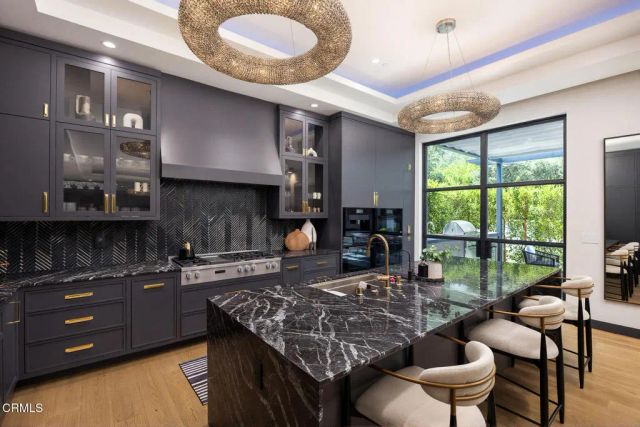 4909 Gould Avenue, La Canada Flintridge, CA 91011