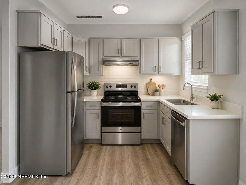 614 4TH Street N B, Jacksonville Beach, FL 32250