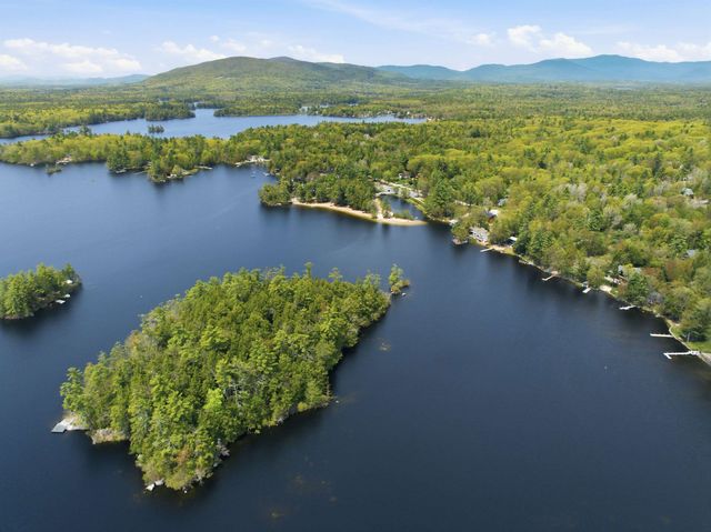 139 Wintersport Street, Moultonborough, NH 03254