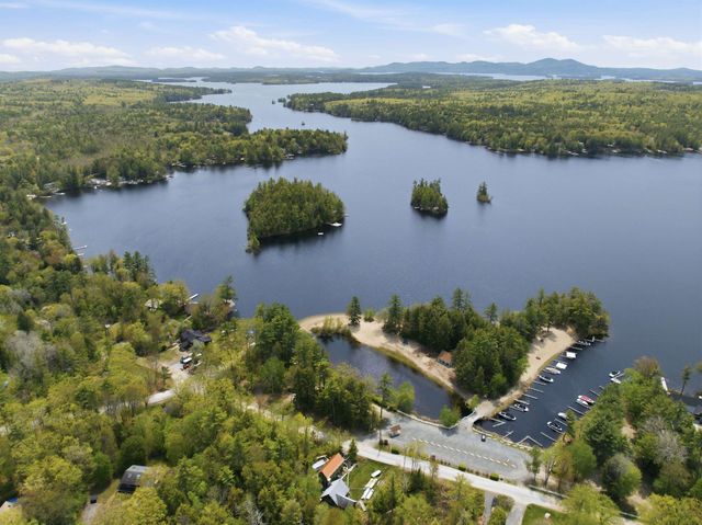 139 Wintersport Street, Moultonborough, NH 03254