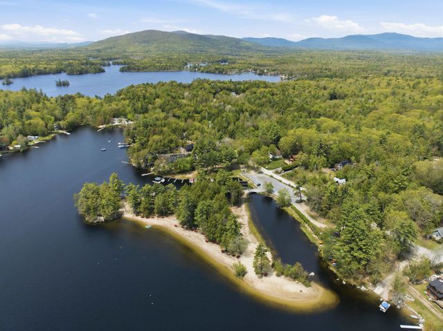 139 Wintersport Street, Moultonborough, NH 03254