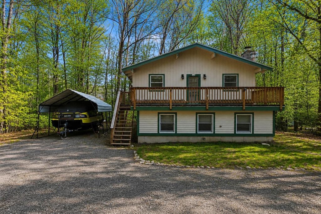 139 Wintersport Street, Moultonborough, NH 03254