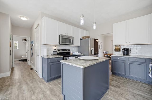 944 Hodges PL, Virginia Beach, VA 23464