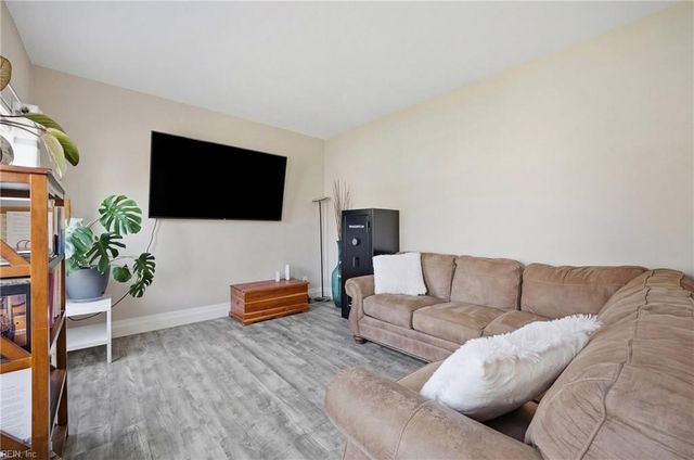 944 Hodges PL, Virginia Beach, VA 23464