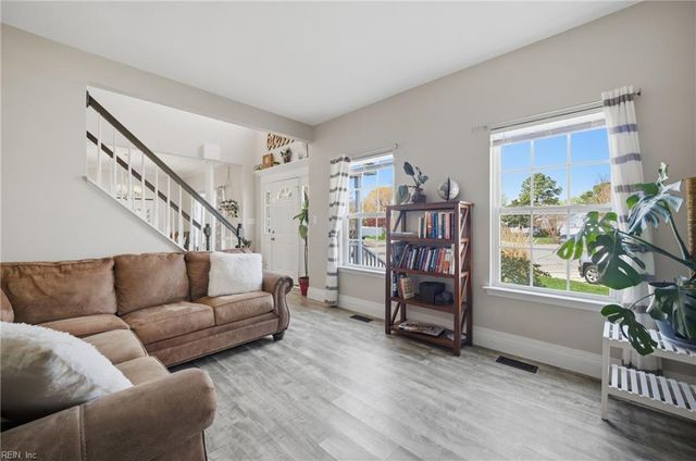 944 Hodges PL, Virginia Beach, VA 23464