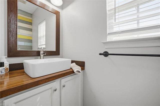 944 Hodges PL, Virginia Beach, VA 23464