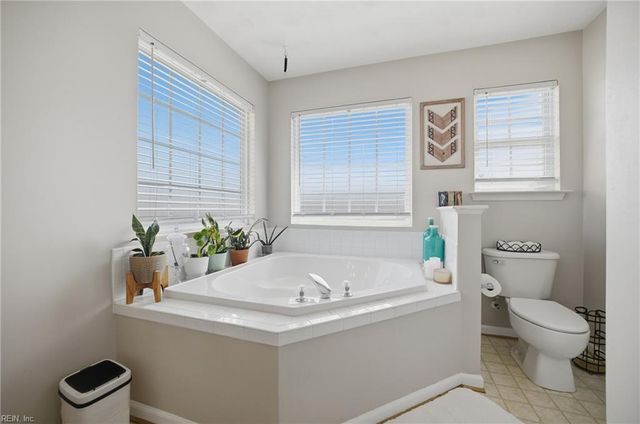 944 Hodges PL, Virginia Beach, VA 23464