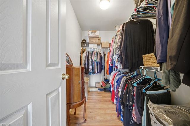 944 Hodges PL, Virginia Beach, VA 23464