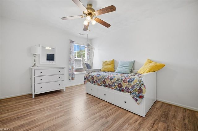 944 Hodges PL, Virginia Beach, VA 23464