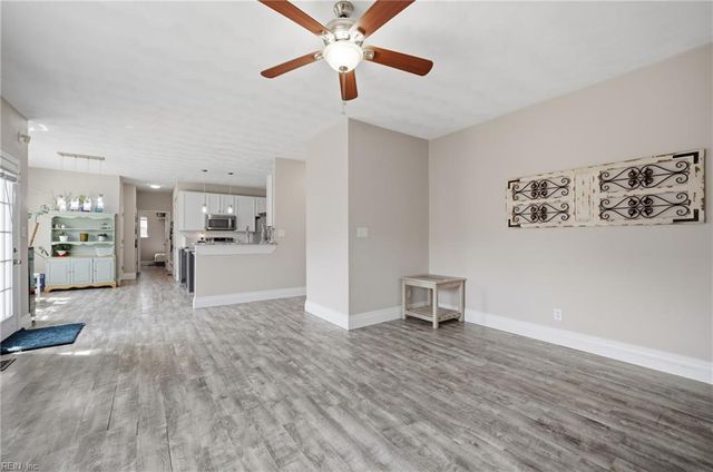 944 Hodges PL, Virginia Beach, VA 23464