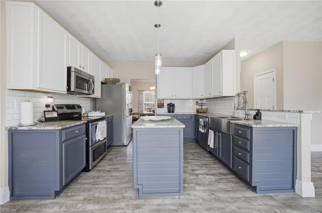 944 Hodges PL, Virginia Beach, VA 23464