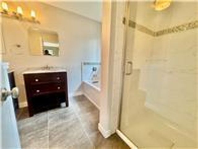 2575 Heritage Drive 107, Mendota Heights, MN 55120