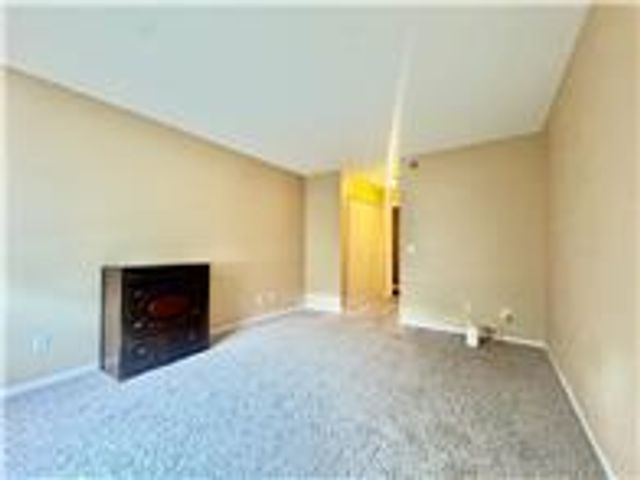 2575 Heritage Drive 107, Mendota Heights, MN 55120