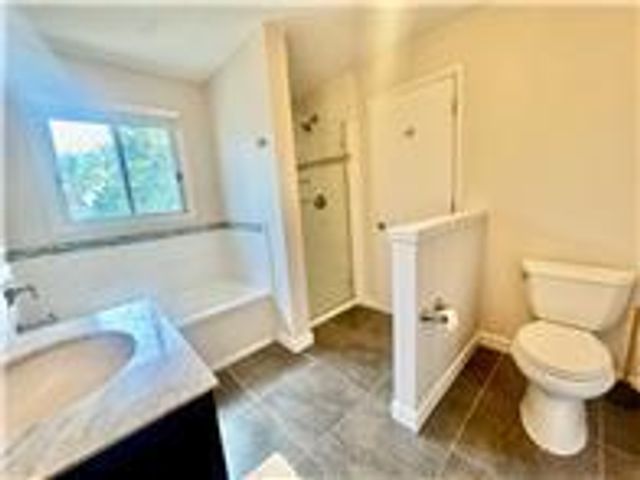 2575 Heritage Drive 107, Mendota Heights, MN 55120