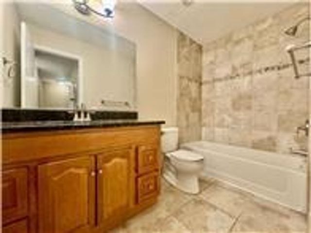 2575 Heritage Drive 107, Mendota Heights, MN 55120
