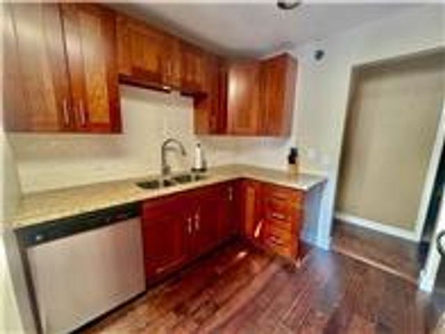 2575 Heritage Drive 107, Mendota Heights, MN 55120