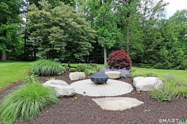 41 Nutmeg Ridge, Ridgefield, CT 06877