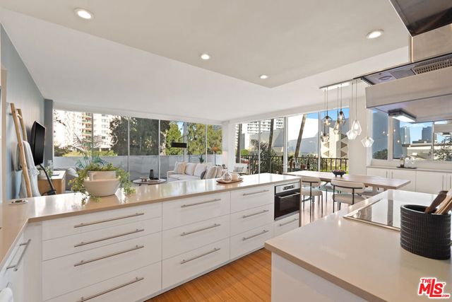 10433 Wilshire Boulevard 301, Los Angeles, CA 90024