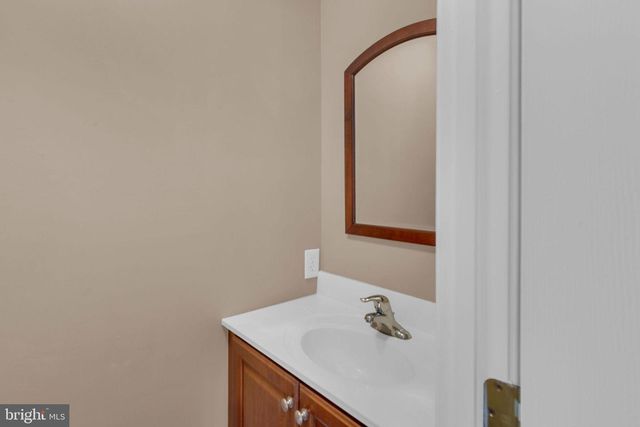 1 GATEHOUSE LN, Doylestown, PA 18901