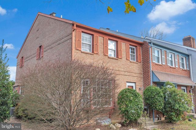 1 GATEHOUSE LN, Doylestown, PA 18901