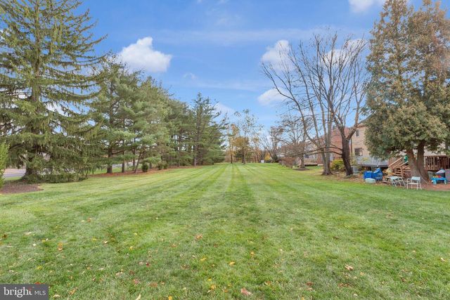 1 GATEHOUSE LN, Doylestown, PA 18901