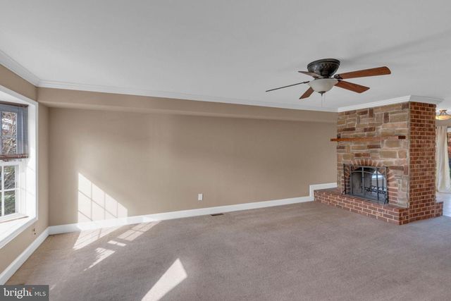 1 GATEHOUSE LN, Doylestown, PA 18901