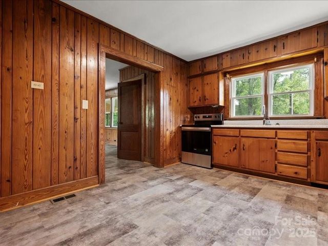 37 Lynn Avenue, Cheraw, SC 29520