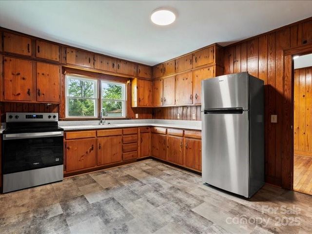 37 Lynn Avenue, Cheraw, SC 29520