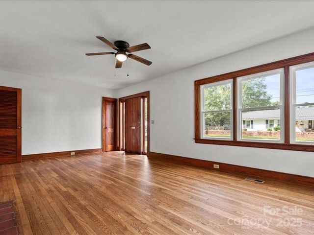 37 Lynn Avenue, Cheraw, SC 29520