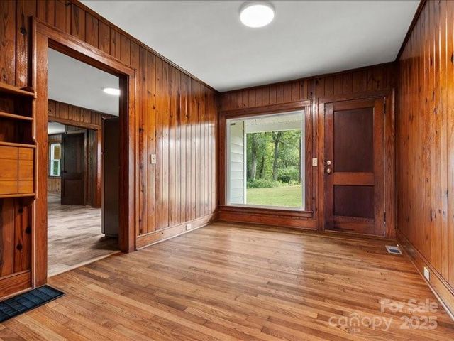 37 Lynn Avenue, Cheraw, SC 29520