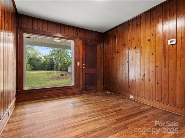 37 Lynn Avenue, Cheraw, SC 29520