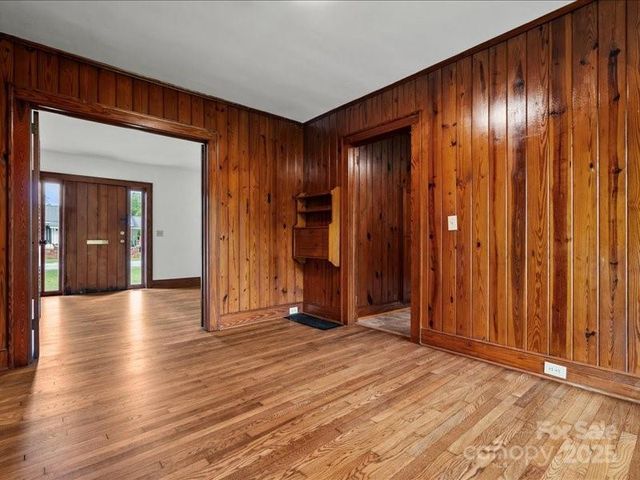 37 Lynn Avenue, Cheraw, SC 29520