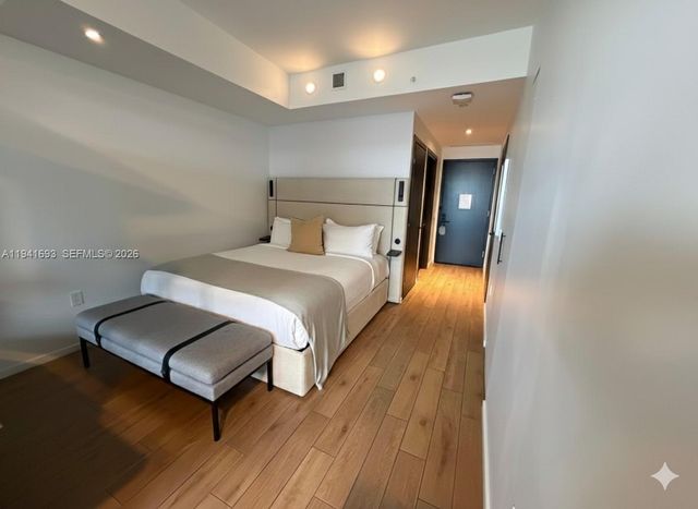 398 NE 5th St 1905, Miami, FL 33132