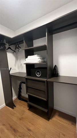 398 NE 5th St 1905, Miami, FL 33132