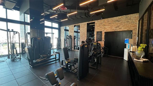 398 NE 5th St 1905, Miami, FL 33132