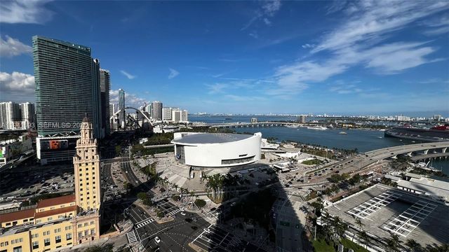 398 NE 5th St 1905, Miami, FL 33132