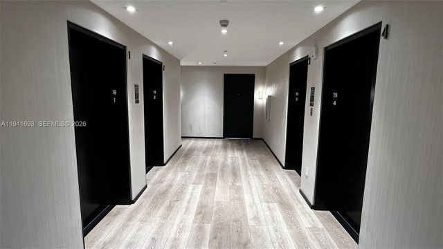 398 NE 5th St 1905, Miami, FL 33132