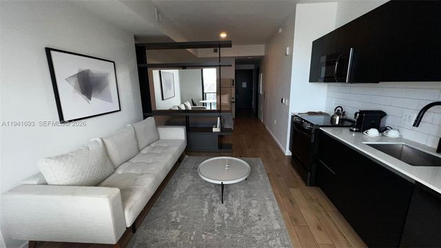 398 NE 5th St 1905, Miami, FL 33132