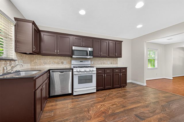 109 Meadows Street, Cleveland, TX 77328