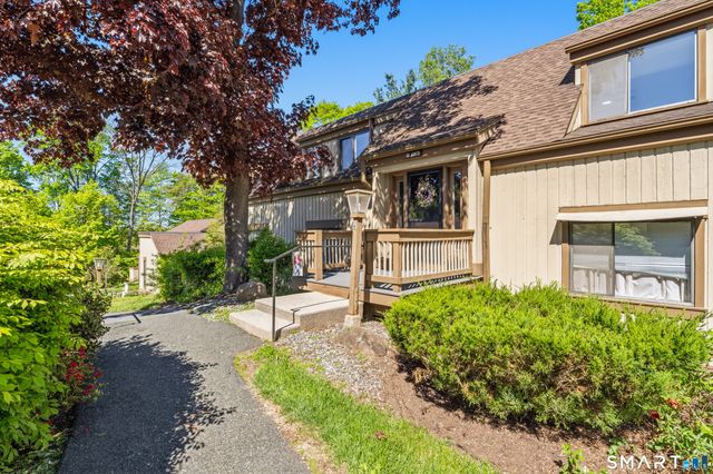 69 Heritage Village D, Southbury, CT 06488
