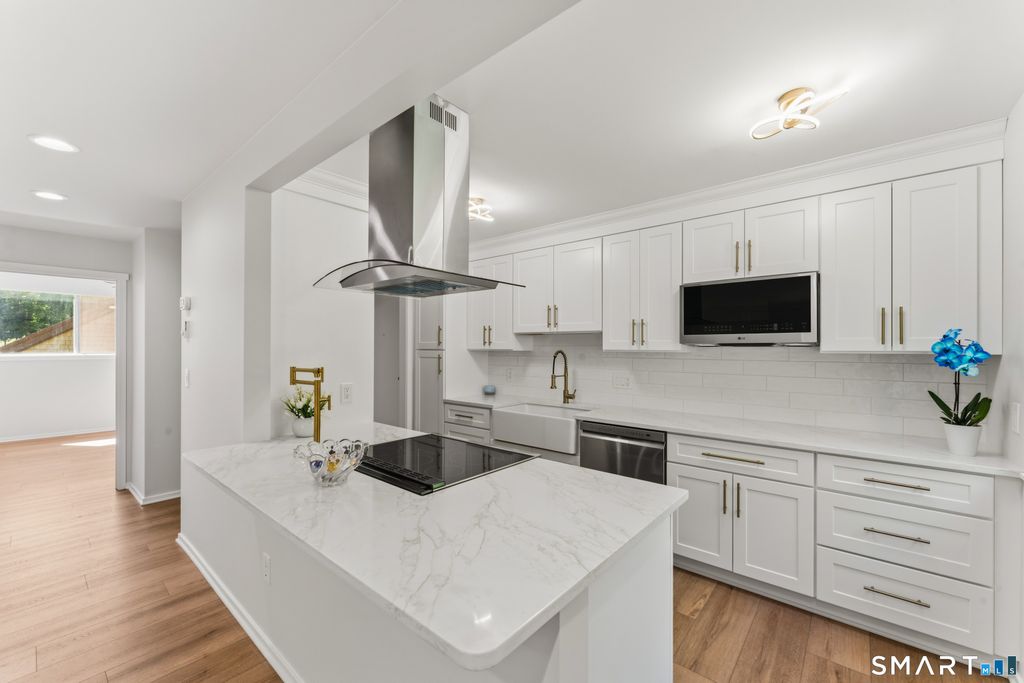 69 Heritage Village D, Southbury, CT 06488