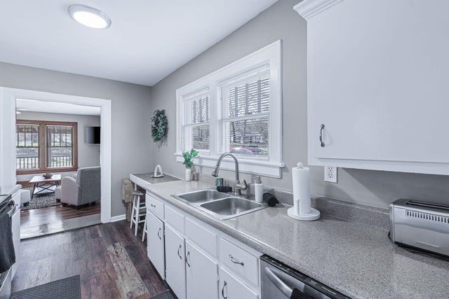 4139 Bonny Oaks Drive, Chattanooga, TN 37406