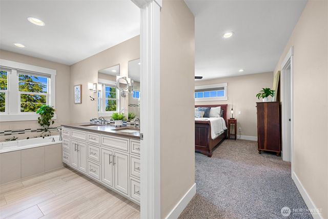 1221 34th Street, Bellingham, WA 98229