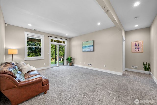 1221 34th Street, Bellingham, WA 98229