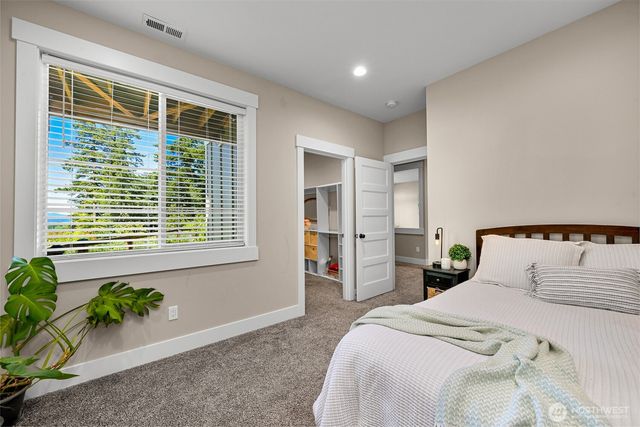 1221 34th Street, Bellingham, WA 98229