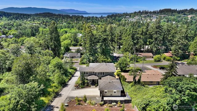 1221 34th Street, Bellingham, WA 98229