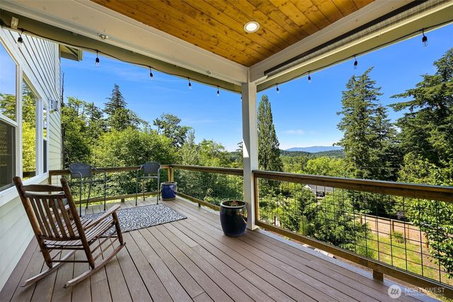 1221 34th Street, Bellingham, WA 98229
