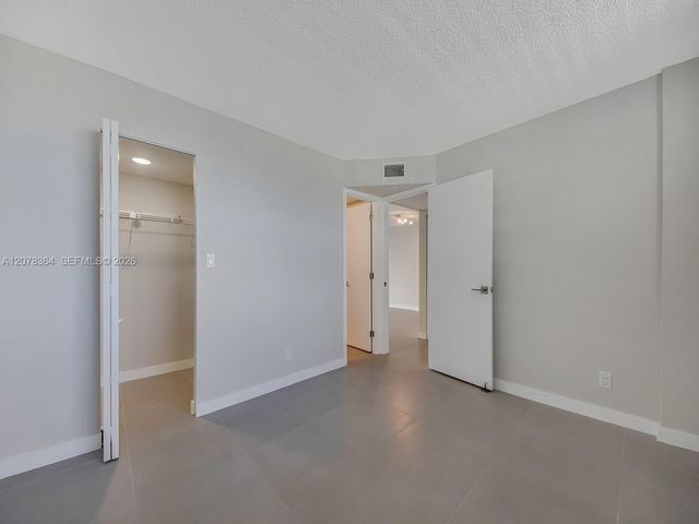 108 Royal Park Drive 3G, Oakland Park, FL 33309