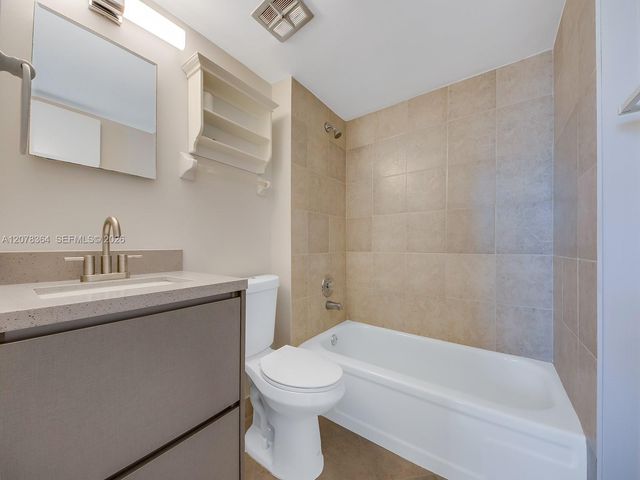 108 Royal Park Drive 3G, Oakland Park, FL 33309