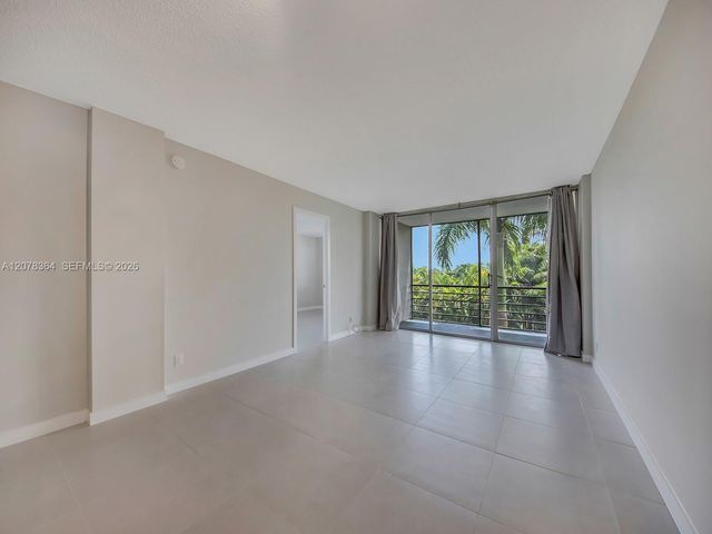 108 Royal Park Drive 3G, Oakland Park, FL 33309